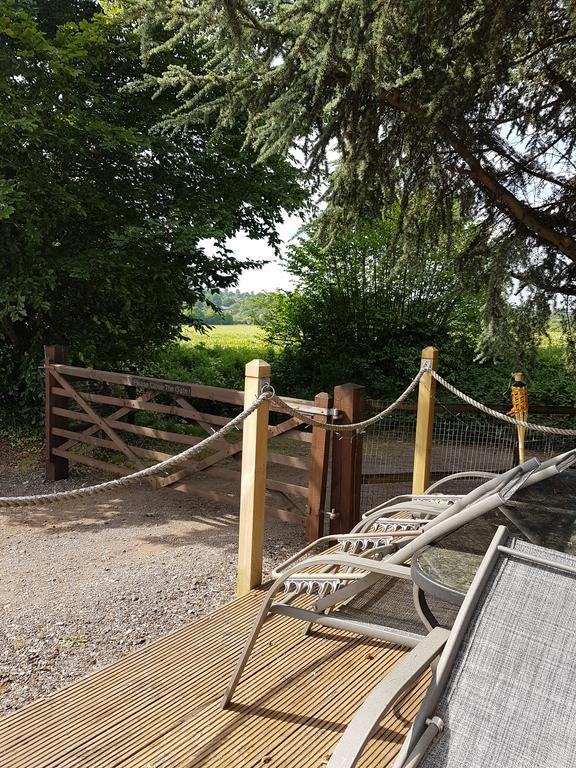 Latchmead Bed & Breakfast Stansted Mountfitchet Eksteriør billede
